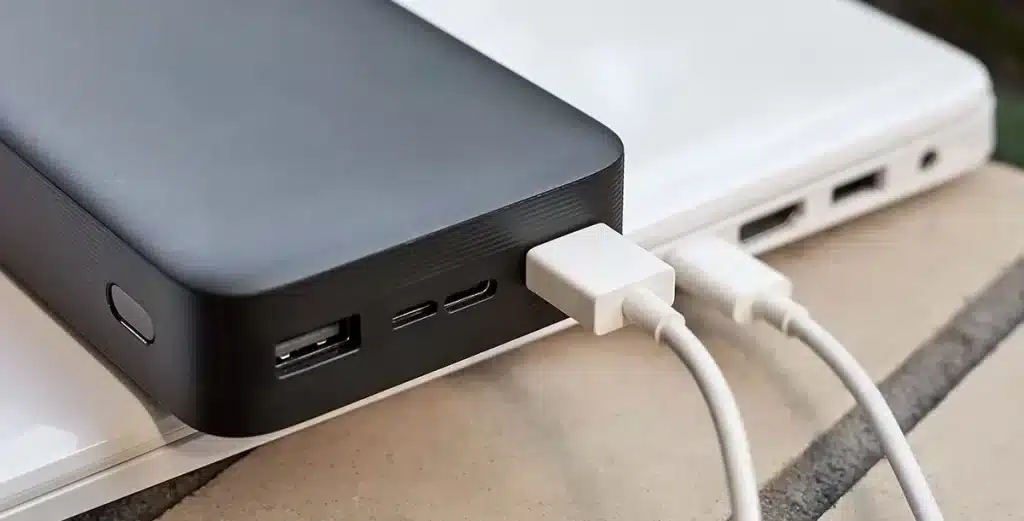 ·  USB-C port for input: Charge Laptop without Charger